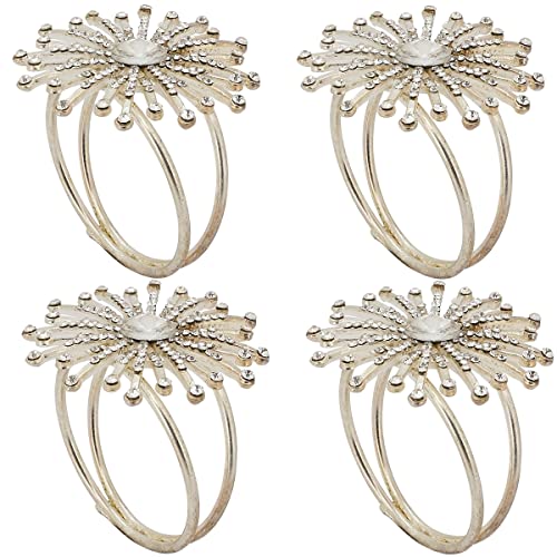 Ronds de serviette élégants en forme d'étoile Fennco Styles, lot de 4 - Porte-serviettes en métal argenté pour décoration de table, fêtes, mariages, banquets, réunions de famille et occasions spéciales