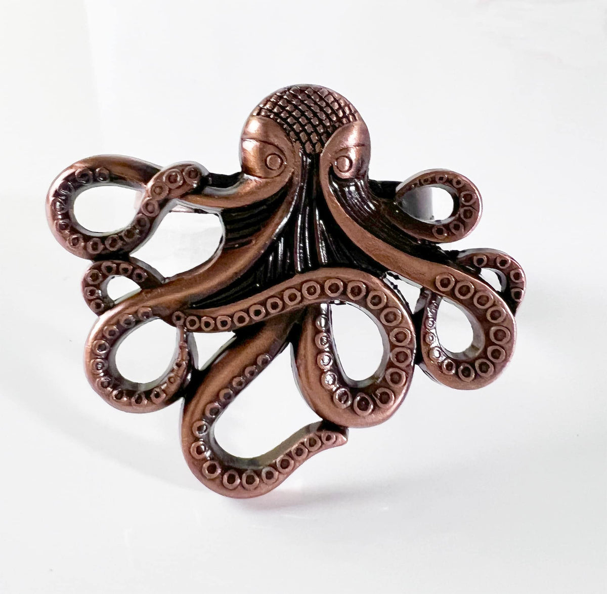 Fennco Styles Coastal Octopus Metal Napkin Rings, Set of 4 - Gold Nautical Napkin Holders for Home Décor, Dining Table, Banquets, Family Gathering and Special Occasions