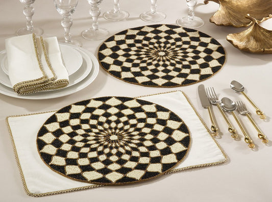 Tovaglietta rotonda con elegante design ricamato a mano