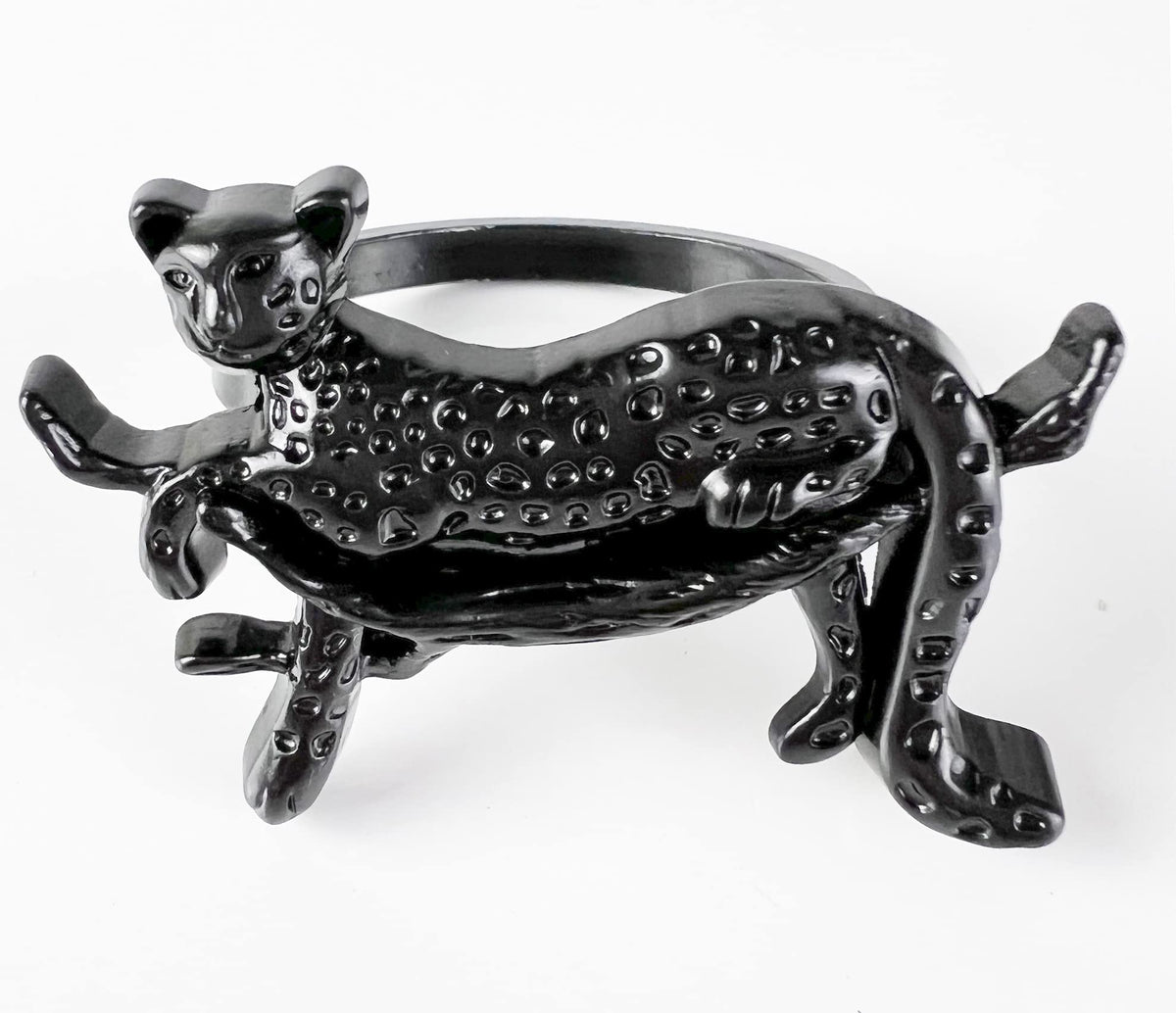 Fennco Styles Leopard Metal Napkin Rings, Set of 4 – Bronze Animal Napkin Holders for Home Décor, Dining Table, Family Gathering, Themed Party, Banquet and Special Occasion