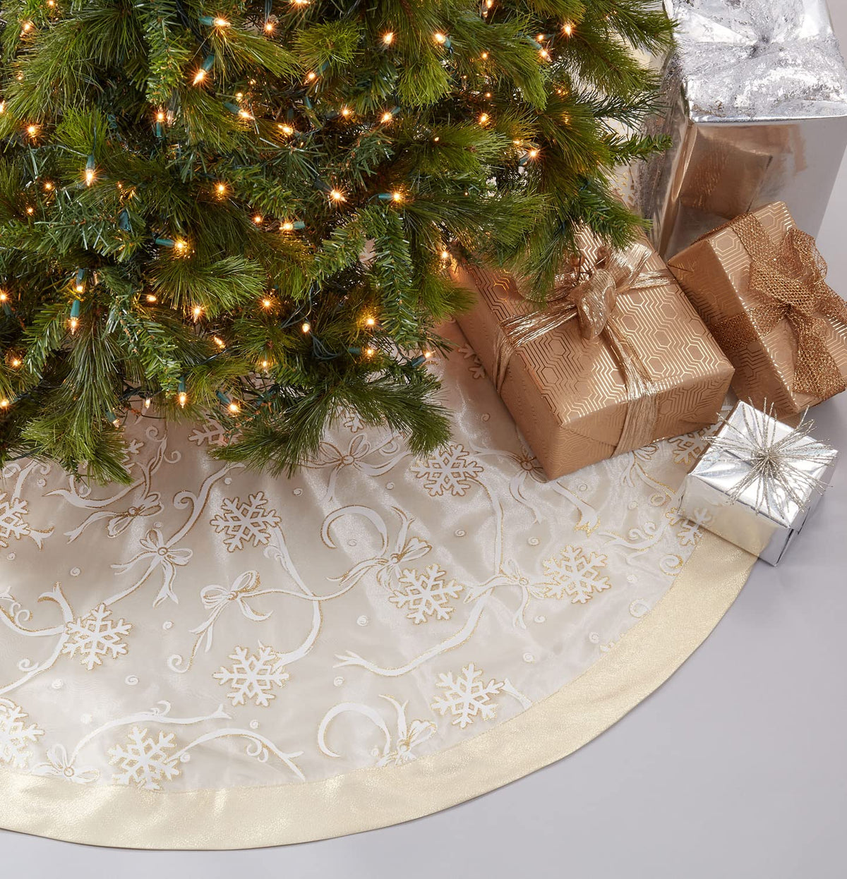 Printed Snowflake & Ribbon Christmas Tree Skirt