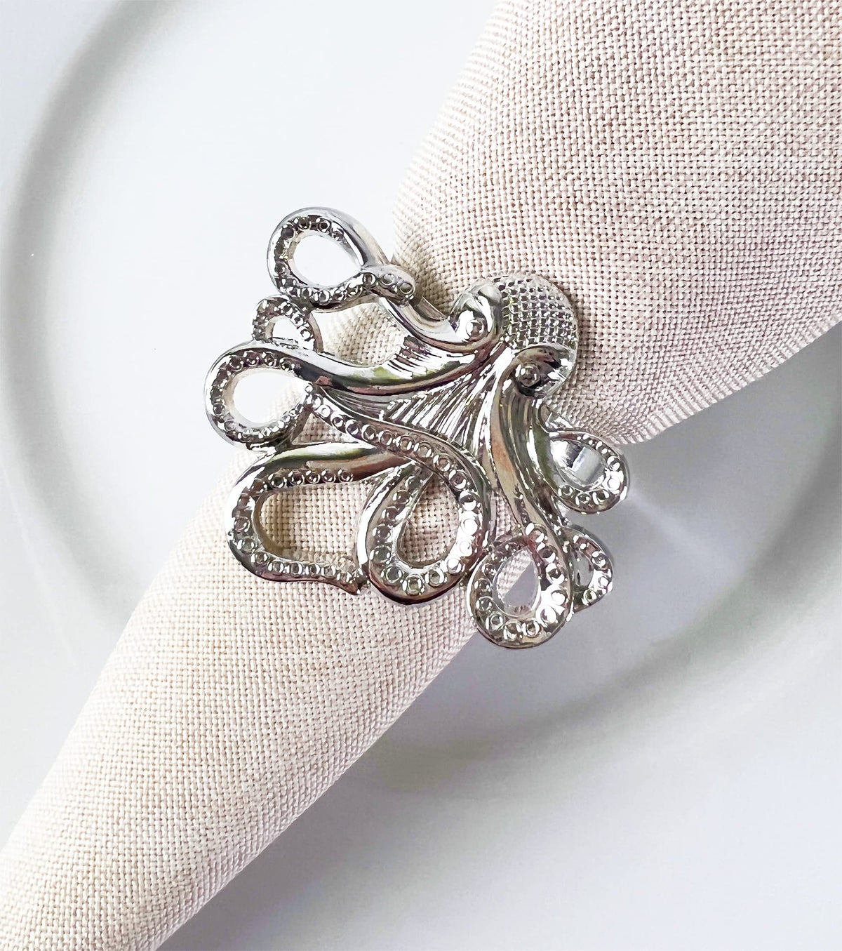 Fennco Styles Coastal Octopus Metal Napkin Rings, Set of 4 - Gold Nautical Napkin Holders for Home Décor, Dining Table, Banquets, Family Gathering and Special Occasions