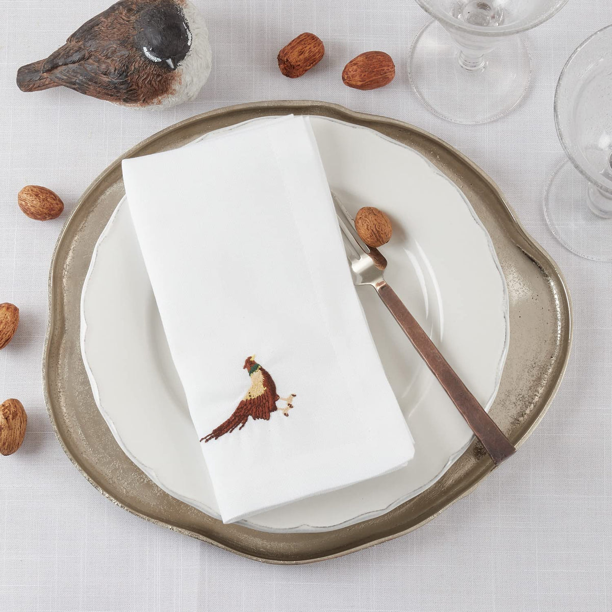 Fennco Styles Country Embroidered Pheasant Cloth Napkins 20" W x 20" L, Set of 4 - White Elegant Dinner Napkins for Dining Table, Family Gatherings, Banquets & Home Décor