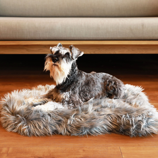 Cuccia ortopedica per cani in pelliccia sintetica PupRug by Paw.com® - Modello Curve Grigio Carbone
