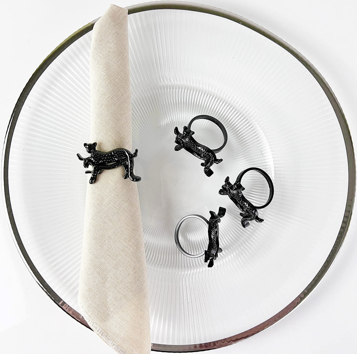 Fennco Styles Leopard Metal Napkin Rings, Set of 4 – Bronze Animal Napkin Holders for Home Décor, Dining Table, Family Gathering, Themed Party, Banquet and Special Occasion