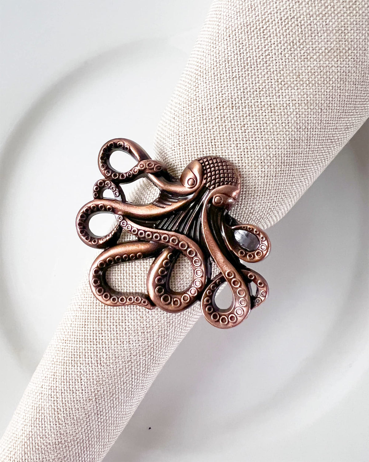 Fennco Styles Coastal Octopus Metal Napkin Rings, Set of 4 - Gold Nautical Napkin Holders for Home Décor, Dining Table, Banquets, Family Gathering and Special Occasions