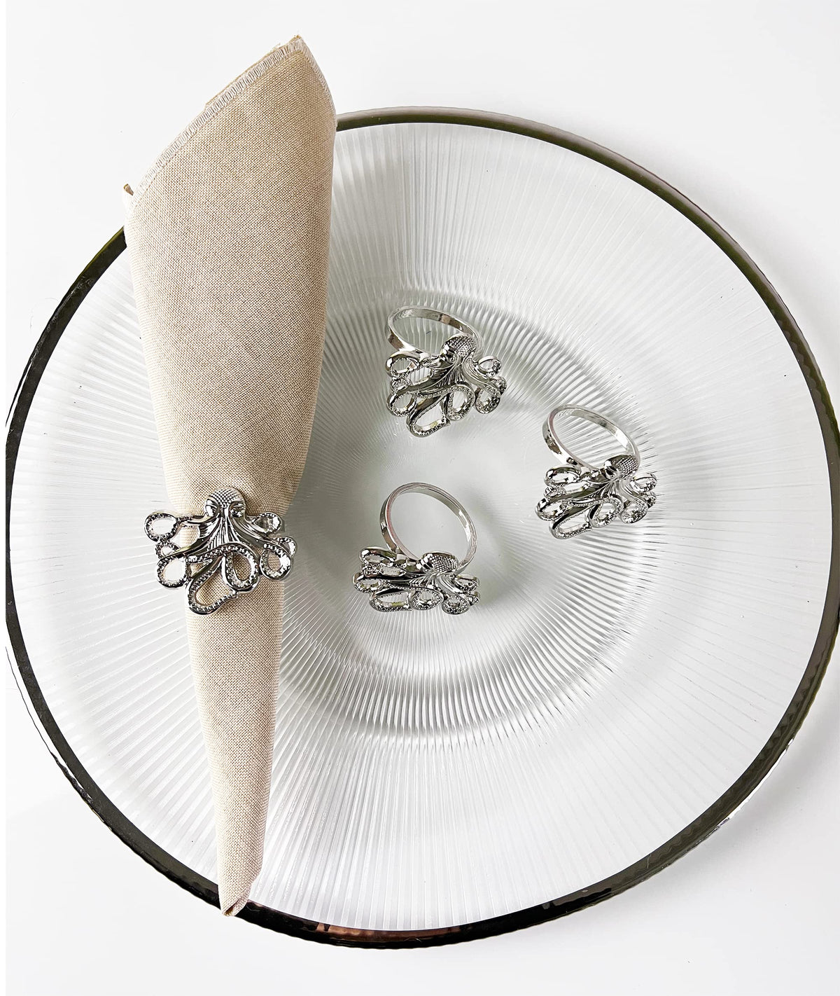 Fennco Styles Coastal Octopus Metal Napkin Rings, Set of 4 - Gold Nautical Napkin Holders for Home Décor, Dining Table, Banquets, Family Gathering and Special Occasions