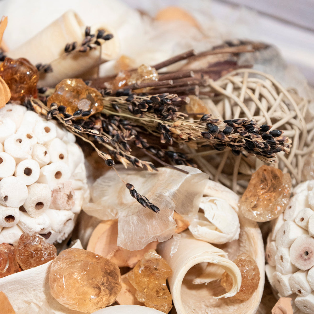 Amber & Paperwhite Box Potpourri