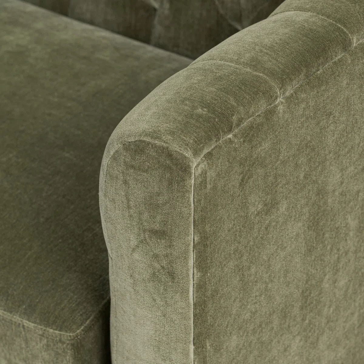 Verona Grand Tufted Chesterfield Velvet Sofa – 96"