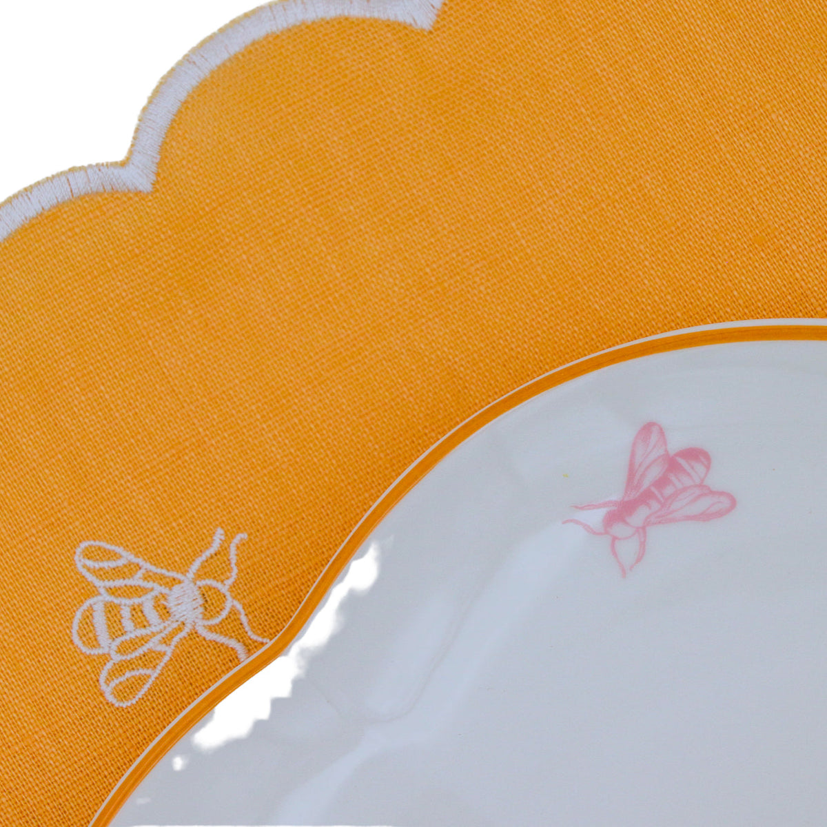 Bumble Voyage Scalloped Ceramic Dinner Plates – Case of 12 (+3 Bonus Plates)