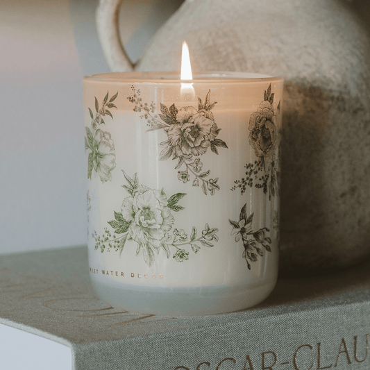 Candela in soia floreale verde - Barattolo in vetro colorato traslucido bianco - 340 g (Lavanda e Salvia)