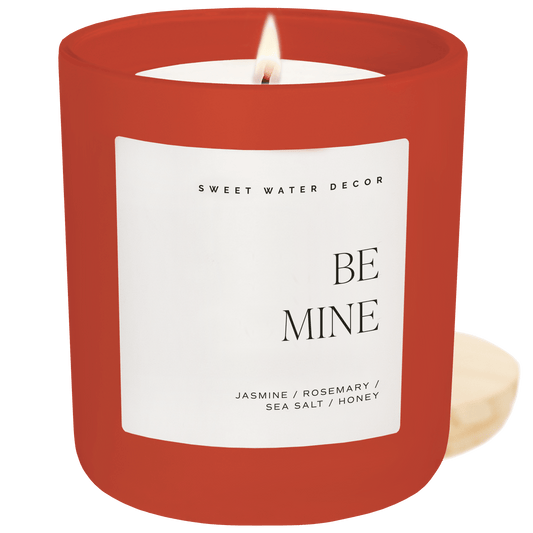 Candela di soia Be Mine - Barattolo opaco rosso - 15 oz (Fiori di campo e sale)