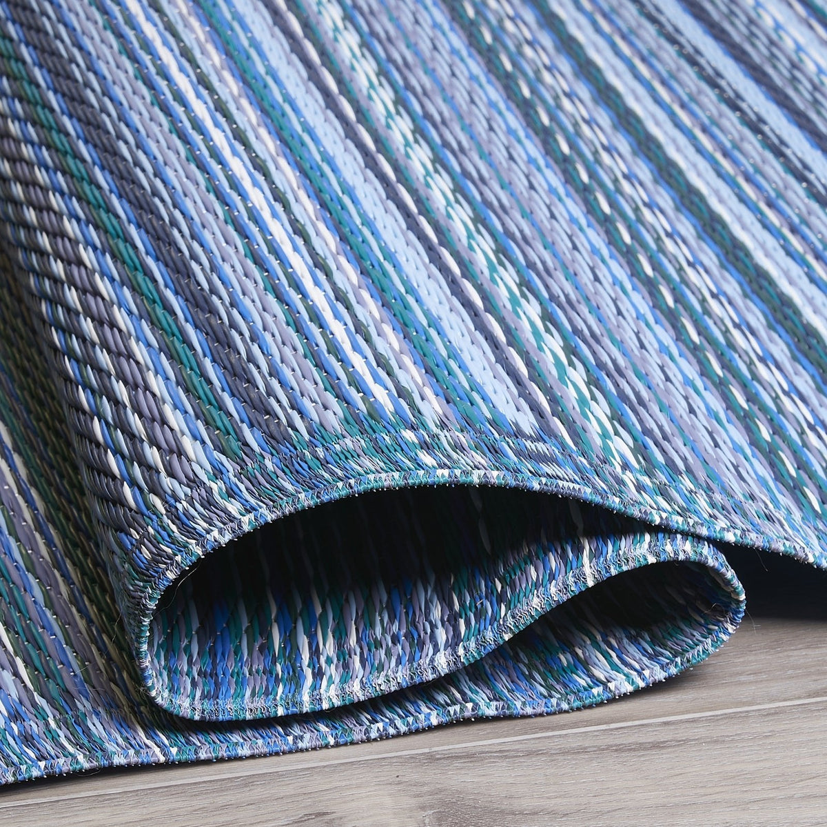 Cancun - Striped Outdoor Rug for Patio