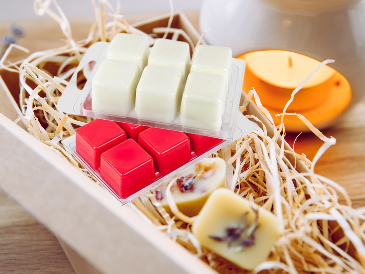 Holiday Gift Wax Melts – Seasonal Hues | 18 Signature Scents