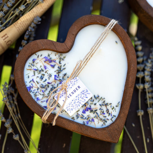 Bougie en bol en bois Lavender Heart | Bougie en cire de soja dans un bol en bois