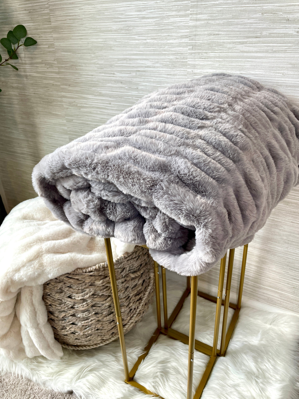 Gray Faux Fur Blanket - Lap: 30"x40"