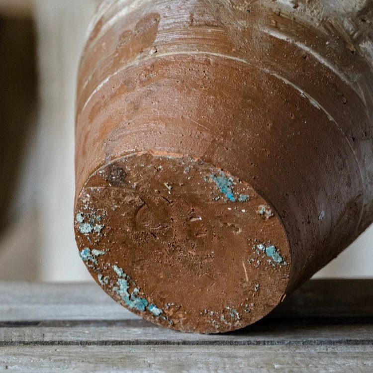 Pot en terre cuite marron de restauration