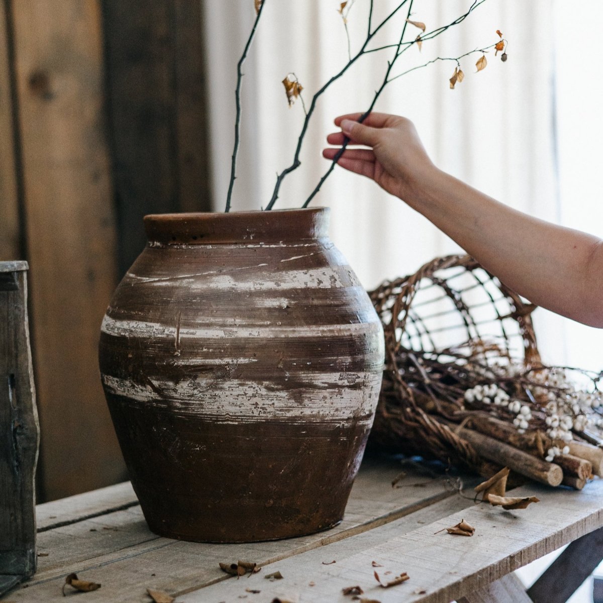 Pot en terre cuite marron de restauration