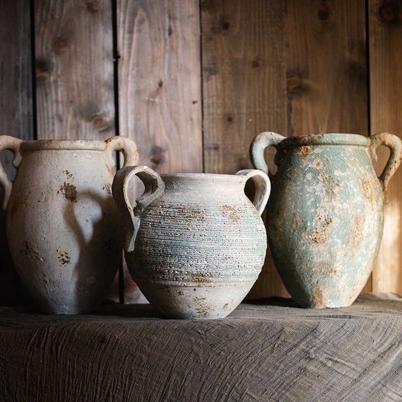 Restauro di un vaso antico in diversi stili