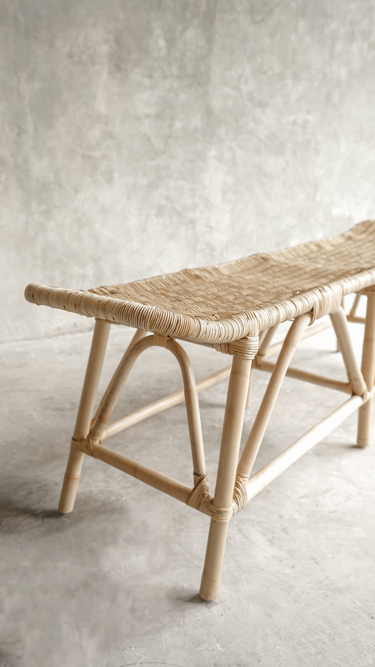 Lionel Natural Rattan Bench – Modern Textured Entryway & Bedroom Seating