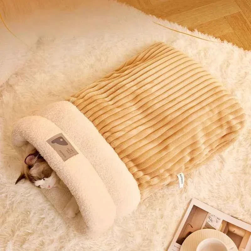 Kawaii Winter Plush Cat Sleeping Bag – Enclosed Snuggle Sack with Burrow Entry for Anxious & Cozy Cats (White & Khaki, M & L)