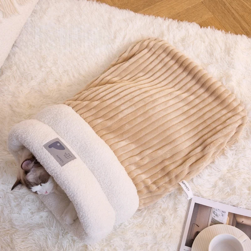 Kawaii Winter Plush Cat Sleeping Bag – Enclosed Snuggle Sack with Burrow Entry for Anxious & Cozy Cats (White & Khaki, M & L)