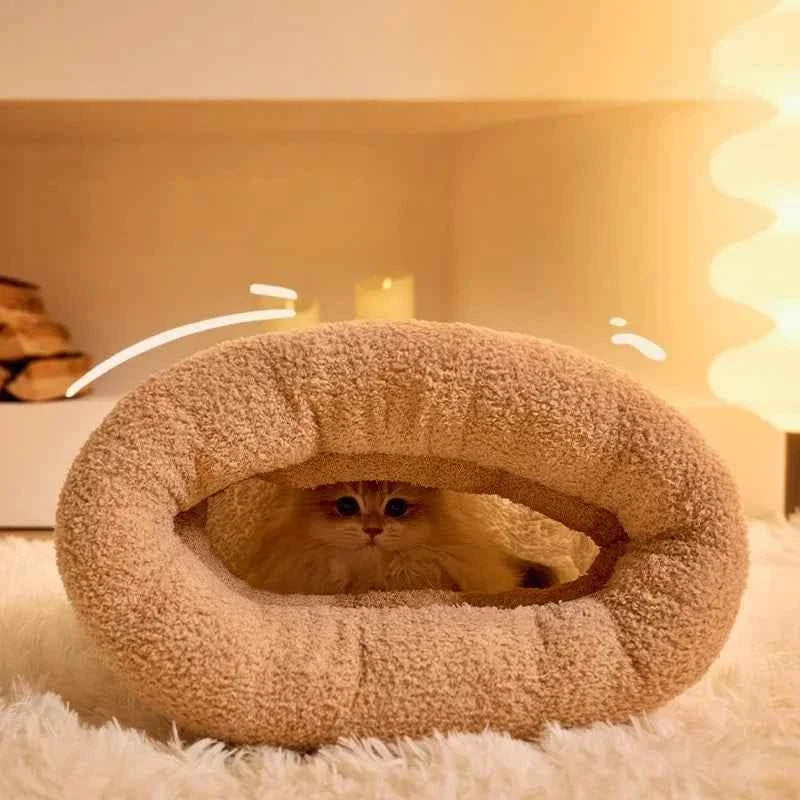 Kawaii Winter Plush Cat Sleeping Bag – Enclosed Snuggle Sack with Burrow Entry for Anxious & Cozy Cats (White & Khaki, M & L)