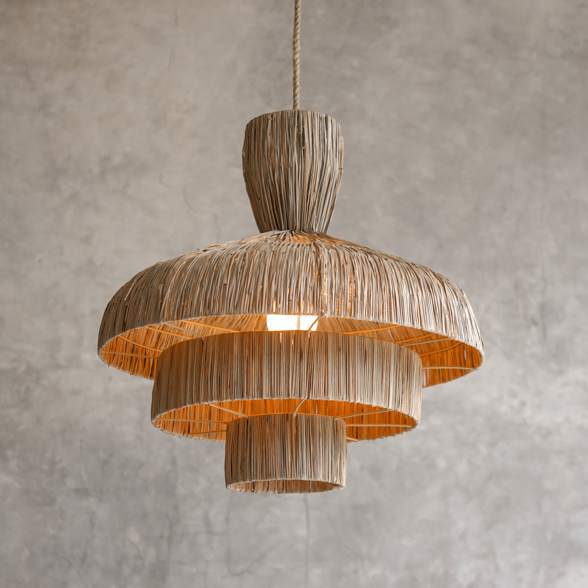 Saylor Seagrass Pendant Light – Handwoven Coastal Hanging Lamp