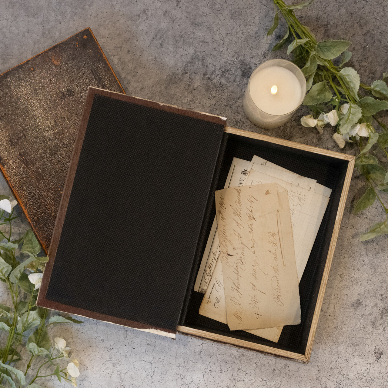 Vintage Book Box SH238425 Wood White 30.5 cm