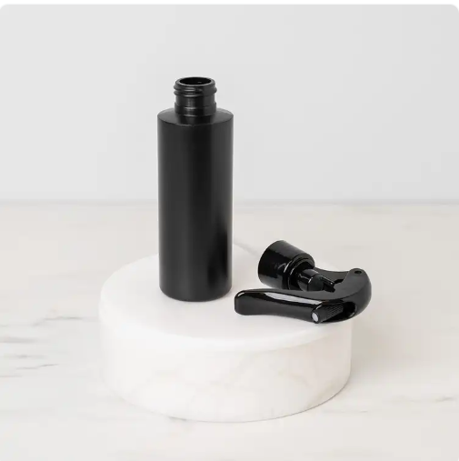 Bold & Masculine Room & Linen Spray – Trigger Spray | Cedarwood, Leather & Midnight Ice