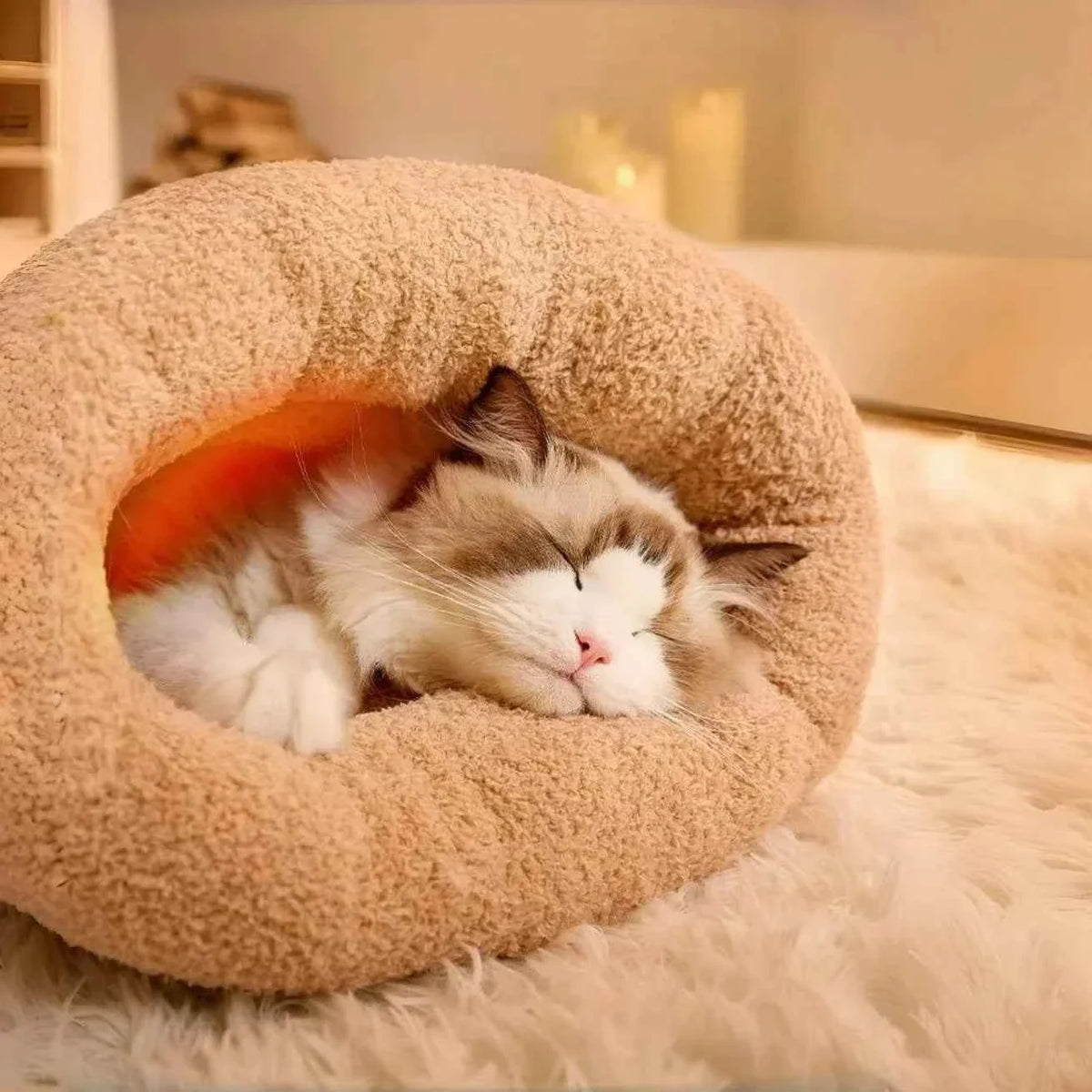 Kawaii Winter Plush Cat Sleeping Bag – Enclosed Snuggle Sack with Burrow Entry for Anxious & Cozy Cats (White & Khaki, M & L)