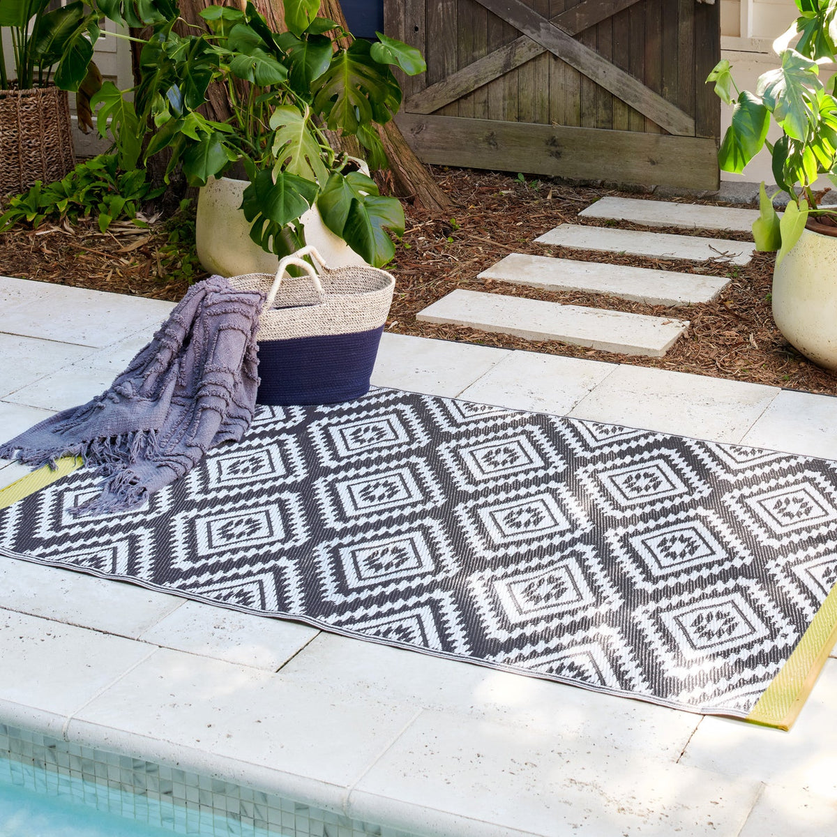 Valencia - Gray Geometric Outdoor Rug for Patio FINAL SALE