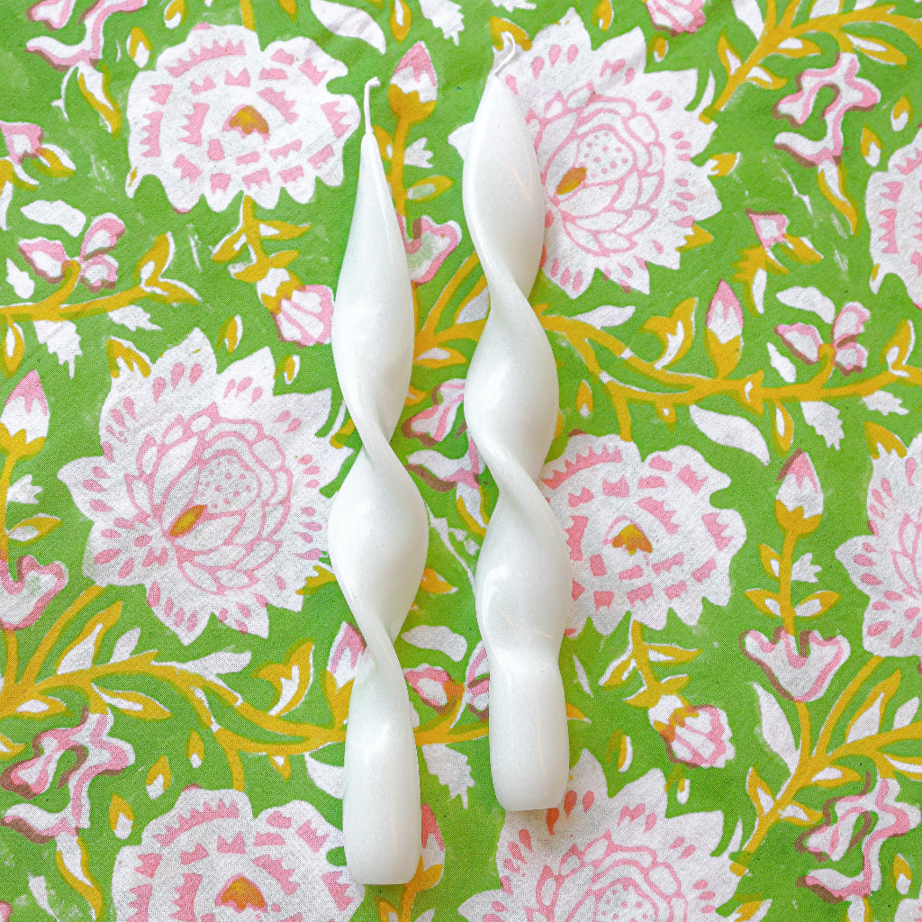 White Cotton Swirl Candles – Pack of 2