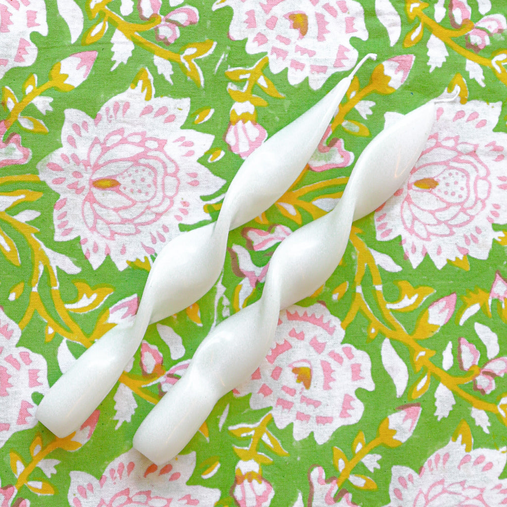 White Cotton Swirl Candles – Case of 20
