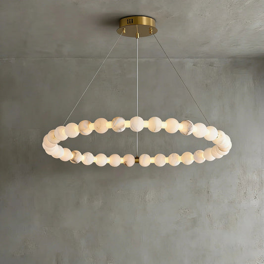 Lustre à perles en albâtre