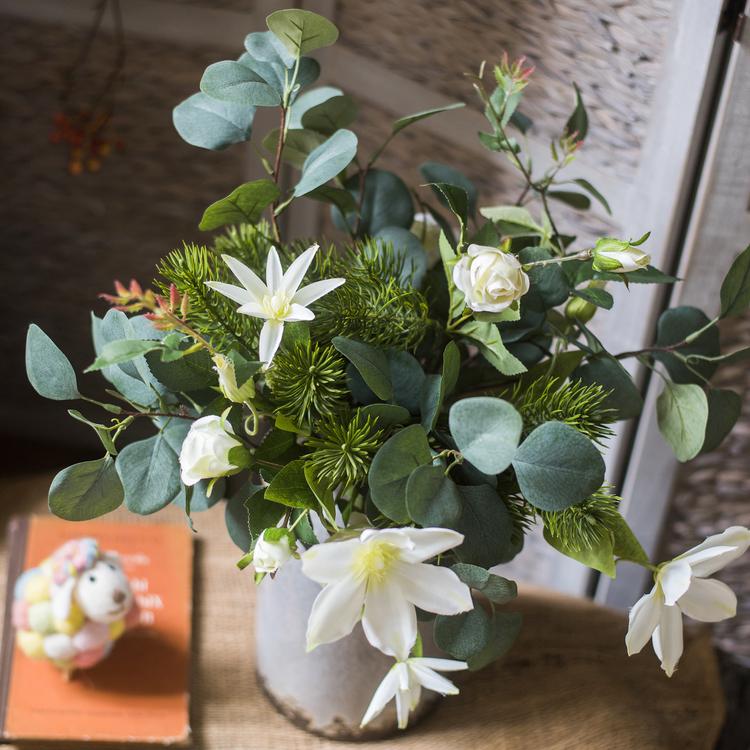 Bouquet di fiori artificiali con clematide e verde, altezza 50 cm