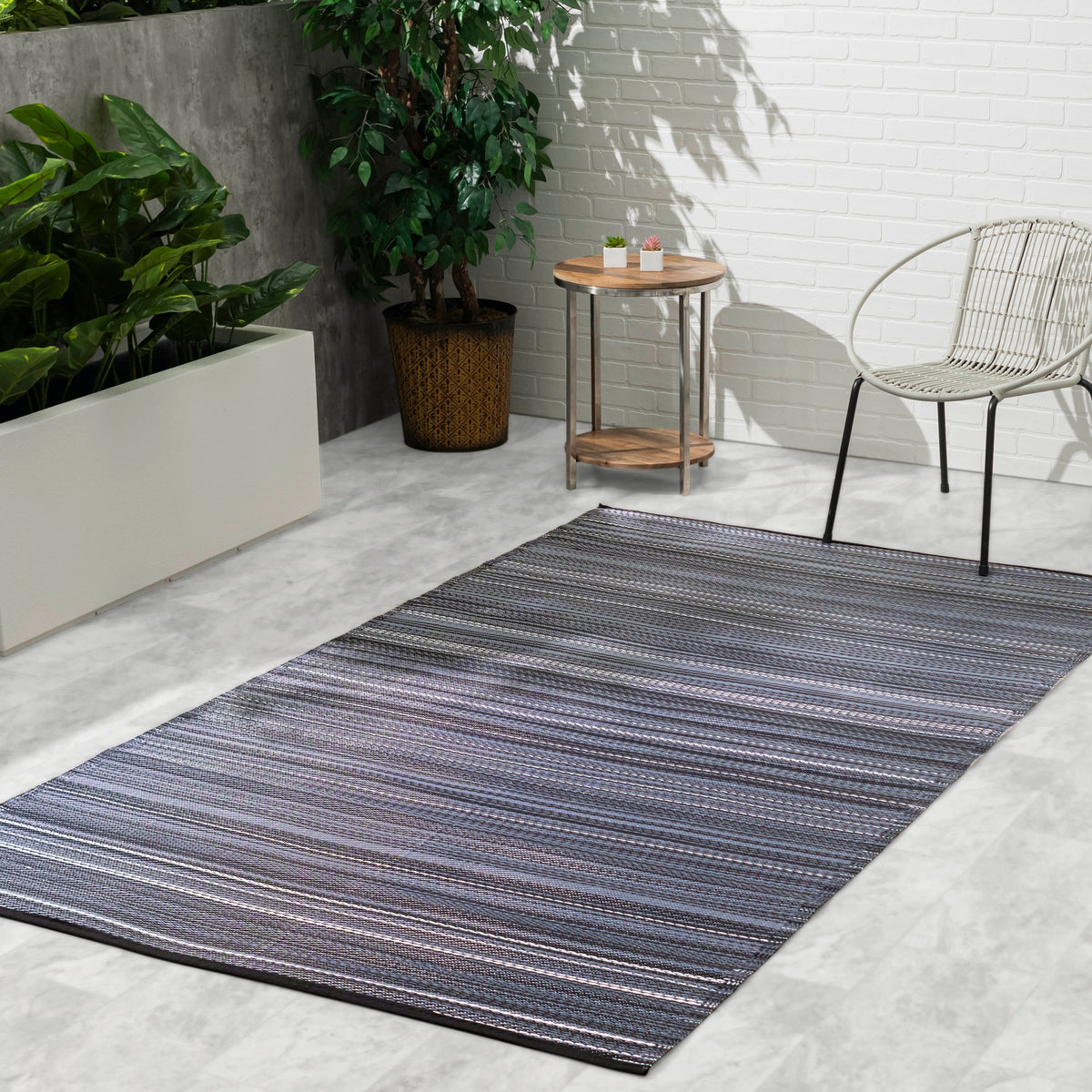 Cancun - Striped Outdoor Rug for Patio