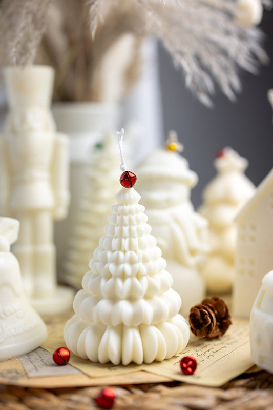Bougie sapin de Noël festive – Bougie décorative en cire de soja faite à la main pour la décoration intérieure et les cadeaux de fêtes