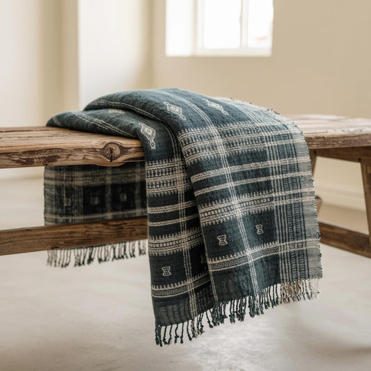 Plaid en laine indienne noir charbon, couvre-lit tissé à la main pour canapé avec superposition spectaculaire pour lit - ONYX