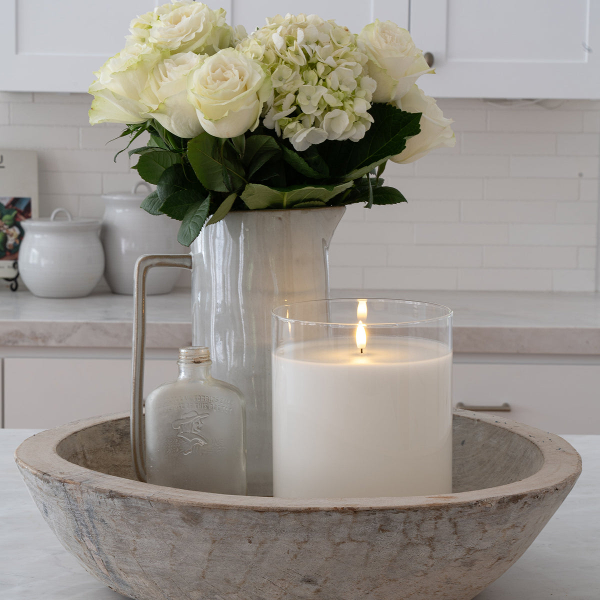 White LED Flameless Hurricane Glass Candle with Timer and Remote - Elegant Ambient Lighting