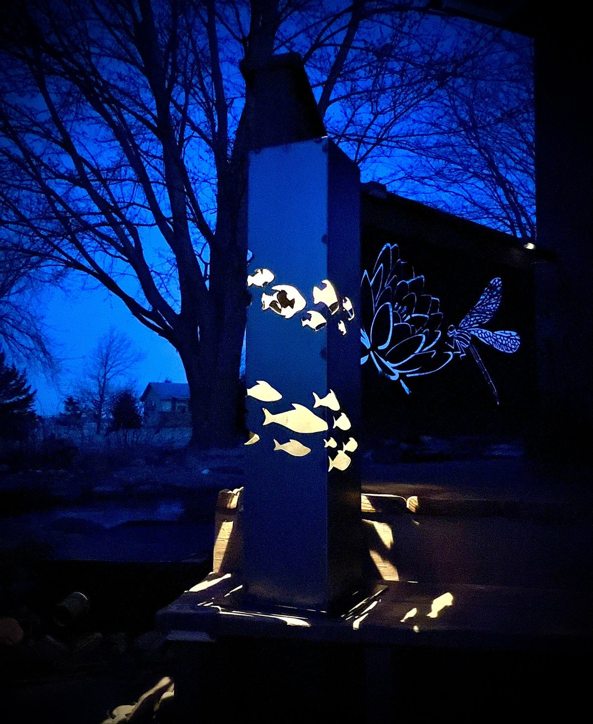 School of Fish Solar Luminary Pillar | Steel