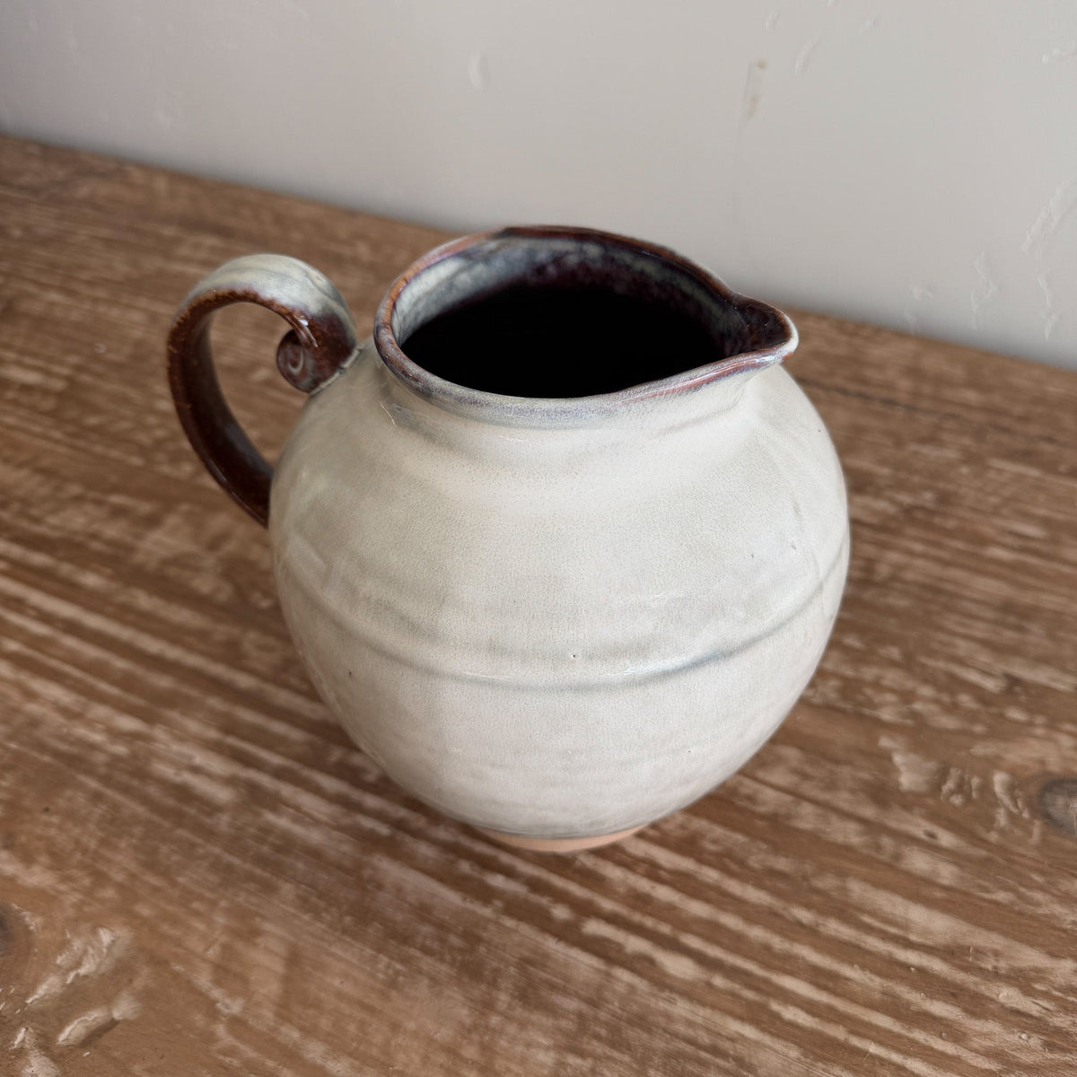 Reactive Glaze Stoneware Pitcher – 72 oz. Beige Ceramic Pitcher