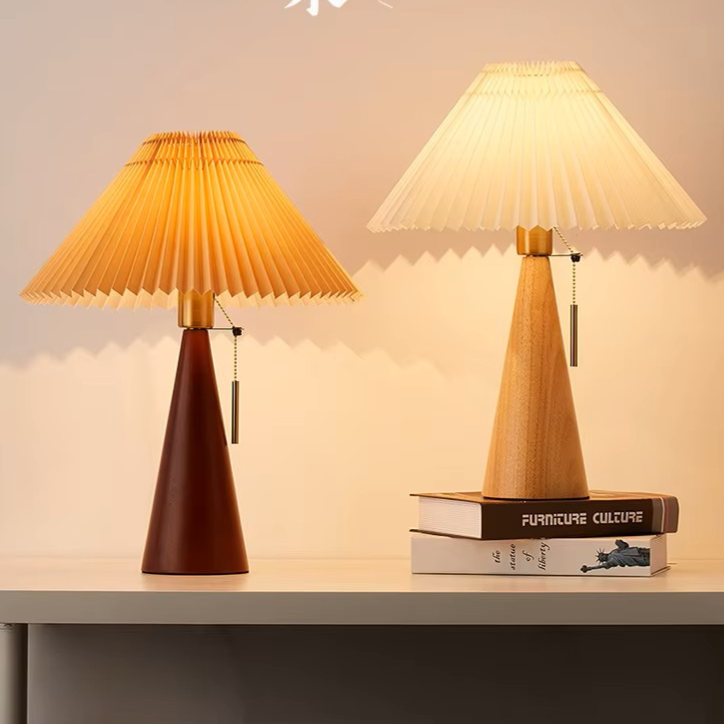 Cone Wooden Base Pleated Table Lamp | Vintage Pull-Chain Desk Light